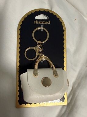 Keychain/Bag Charm cream Mini purse pouch. Functional snap closure! NWT